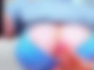 Live cam show with evelynerosse - Average on Camming Site