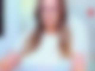 Live cam show with evelynerosse - Dildo Or Vibrator on Hubzter Live