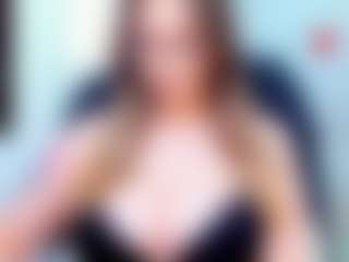 Live cam show with evelynerosse - Petite MILF on Camsoda