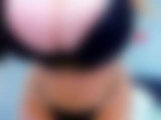 Live cam show with evelynerosse - Handjob on Camsoda