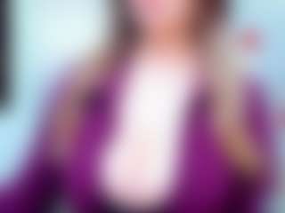 Live cam show with evelynerosse - Solo on Camiplay Live