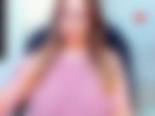 Live cam show with evelynerosse - Living Room on Camsoda