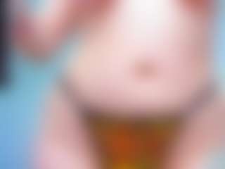 Live cam show with evelynerosse - Flashing on madthumbs