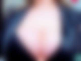 Live cam show with evelynerosse - Pantyhose on camwithhim.com