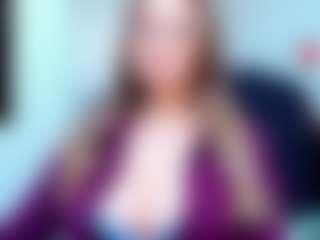 Live cam show with evelynerosse - Office on Mixed Magazine Live