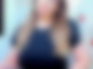 evelynerosse MILF webcam performer live streaming