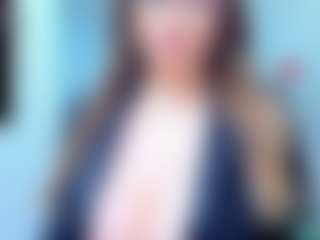 Live cam show with evelynerosse - Average on Milf Play