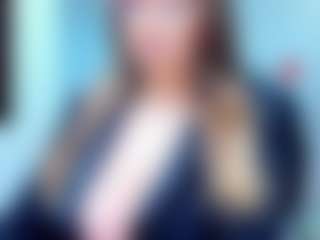 Live cam show with evelynerosse - Pantyhose on TottyGirls