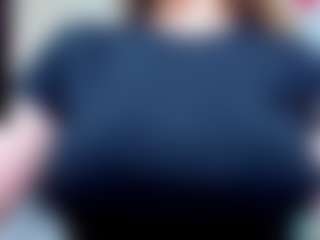 Live cam show with evelynerosse - Living Room on Camsoda