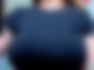 evelynerosse MILF webcam performer live streaming