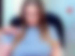 Live cam show with evelynerosse - Blonde Hair Middle Aged on Latina Girls
