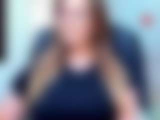 Live cam show with evelynerosse - Living Room on CamClone