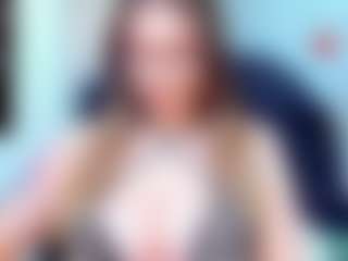 evelynerosse MILF webcam performer live streaming
