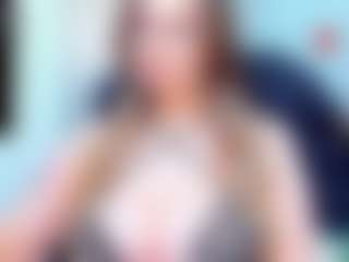 Live cam show with evelynerosse - Blonde Hair Middle Aged on fuklive.com