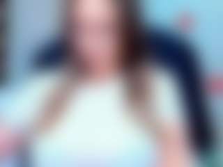Live cam show with evelynerosse - Living Room on dropp.cam