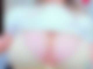 Live cam show with evelynerosse - Living Room on Camsoda