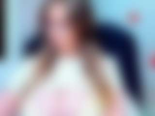 Live cam show with evelynerosse - Middle Aged on Soda Cam