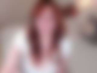 Sara MILF webcam performer live streaming