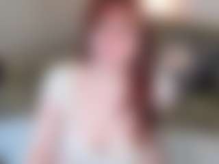 Live cam show with Sara - Middle Aged on StripNow