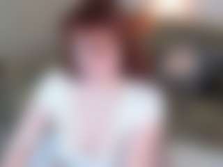 Live cam show with Sara - Lovense Middle Aged on Livezox