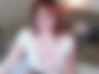 Live cam show with Sara - Brown Eyes MILF on 1on1-livenow