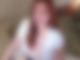 Sara MILF webcam performer live streaming