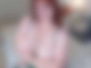 Spettacolo in cam dal vivo con Sara - Brown Eyes MILF su Camsoda