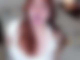Live cam show with Sara - Tease MILF on SmokeAndPoke