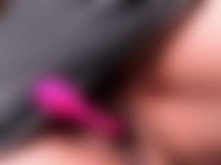 VERONICA MILF webcam performer live streaming
