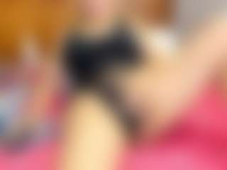 Esperanza Miller MILF webcam performer live streaming