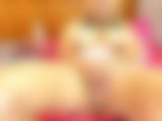 Esperanza Miller MILF webcam performer live streaming