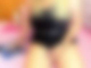 Live cam show with Esperanza Miller - Athletic MILF on livesuperchat.net