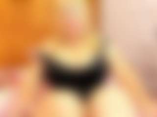 Live cam show with Esperanza Miller - Middle Aged on Camsoda