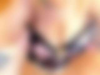Live cam show with Esperanza Miller - Middle Aged on Dare Cams