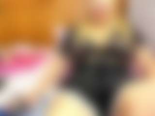 Live cam show with Esperanza Miller - Mature MILF on TeamSkeetLive