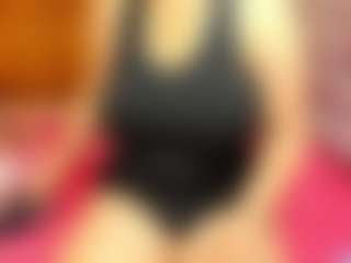 Esperanza Miller MILF webcam performer live streaming