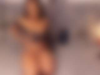 nickytouse MILF webcam performer live streaming