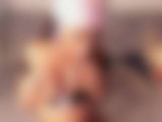 nickytouse MILF webcam performer live streaming
