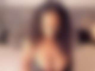 nickytouse MILF webcam performer live streaming