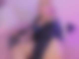 Live cam show with Mia - Small Tits on xxxlivecams.org