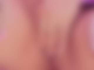 Live cam show with Mia - Squirt Blonde Hair on googirlz