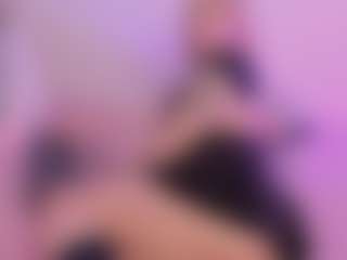 Live cam show with Mia - Public on Strip Flash - Live Sex Shows