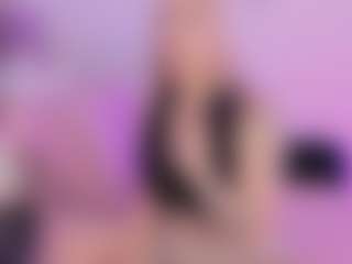 Live cam show with Mia - Butt Plug on Camsoda
