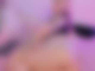 Live cam show with Mia - Butt Plug on Camsoda
