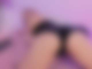 Live cam show with Mia - Public on MyBangCams