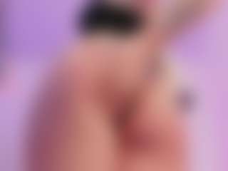 Mia's Live Sex Cam Show