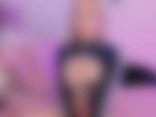 Live cam show with Mia - Striptease on Latina Girls
