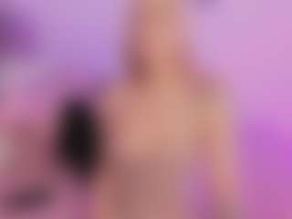 Live cam show with Mia - Butt Plug on Camsoda