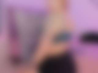 Mia's Live Sex Cam Show