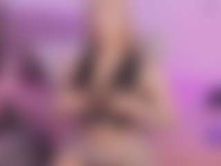 Mia's Live Sex Cam Show